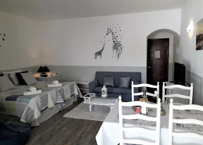 Beach And Pool Studio Apartment